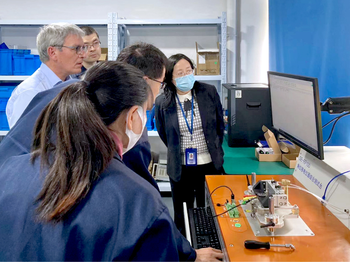 測(cè)試臺(tái) (2).jpg